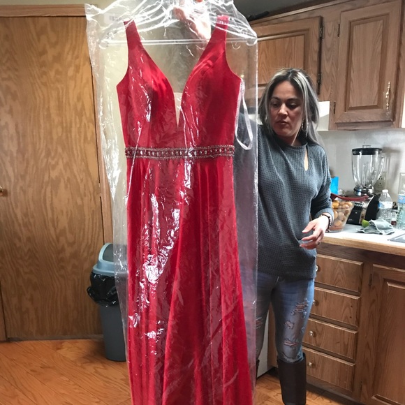 Red prom dress - Picture 1 of 3